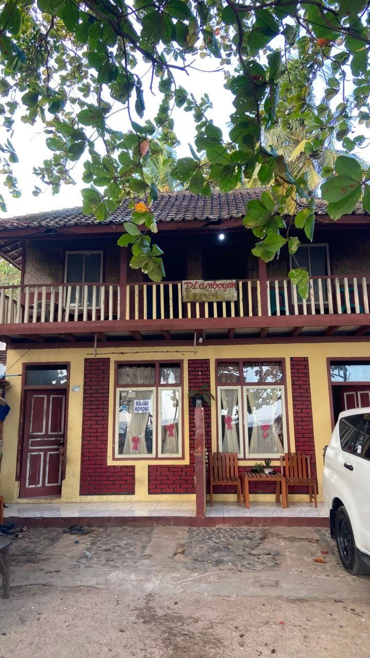 Penginapan Plamboyan